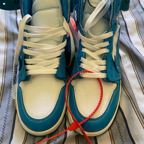 Off white Jordan 1 - Picture 3 of 10